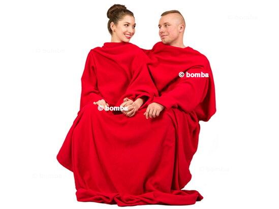 Červená hrejivá deka s rukávmi pre pár