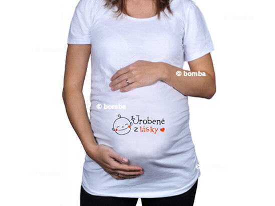 Biele tehotenské tričko s nápisom Urobené z lásky