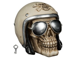 Pokladnička lebka s motorkárskou prilbou