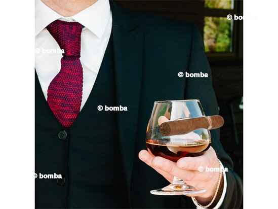 Pohár na koňak s držiakom na cigary Pohár na koňak s držiakom na cigary