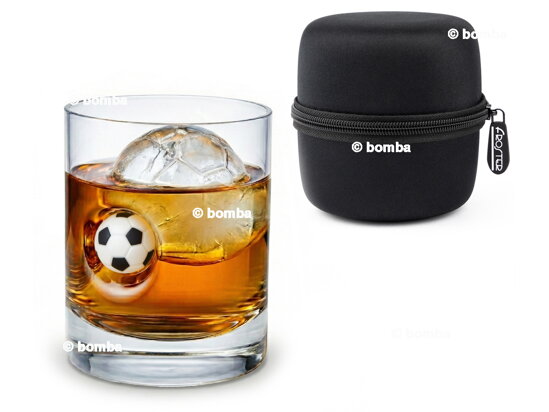 Futbalový pohár na whisky s loptou v skle