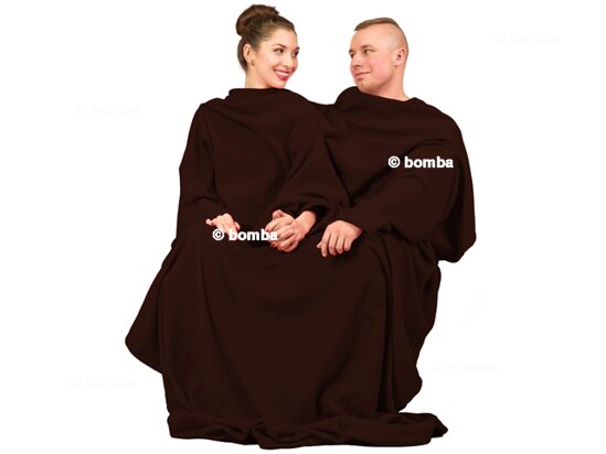 Hnedá hrejivá deka s rukávmi pre pár