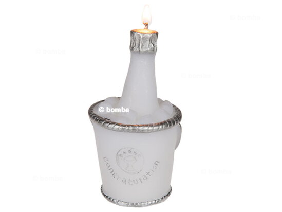 Svadobná sviečka v tvare fľaše sektu
