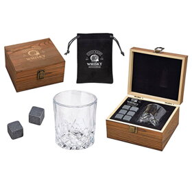 Malý whisky set v luxusnej drevenej krabičke